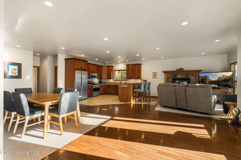 21 Midlake Drive Sagle, ID 83860