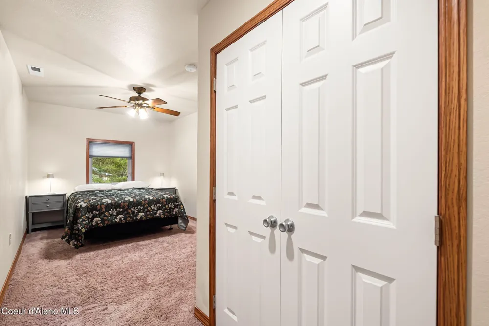 21 Midlake Drive Sagle, ID 83860