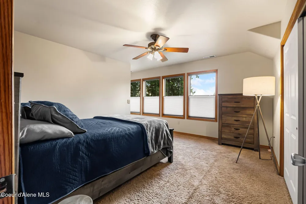 21 Midlake Drive Sagle, ID 83860