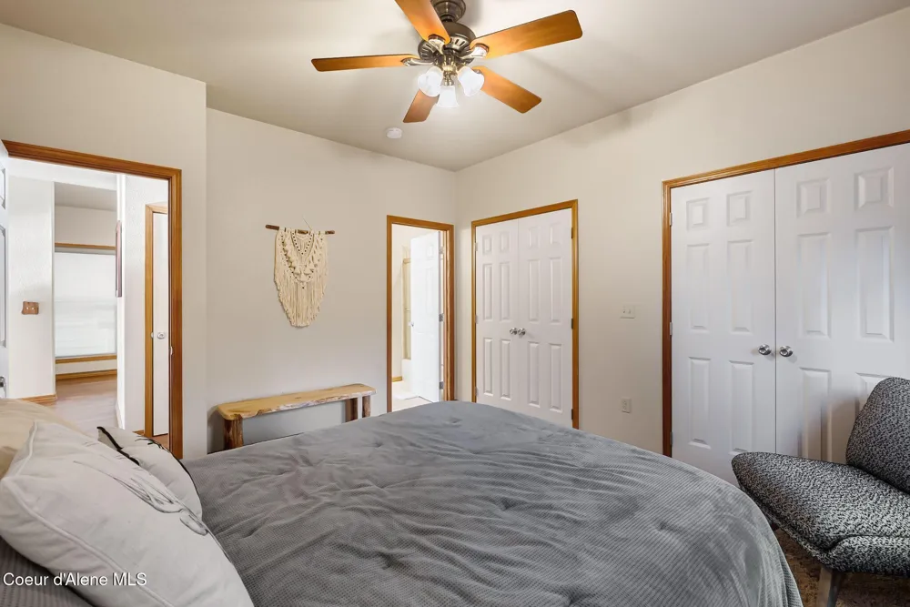 21 Midlake Drive Sagle, ID 83860
