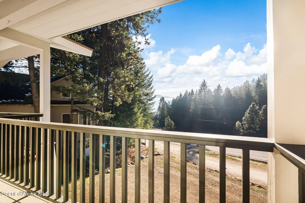 21 Midlake Drive Sagle, ID 83860