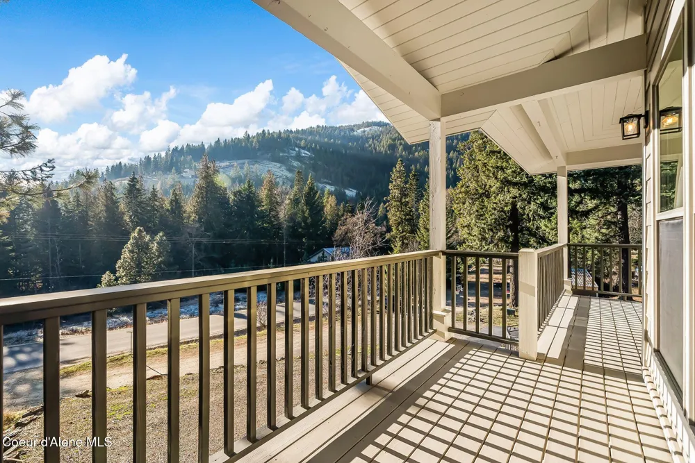 21 Midlake Drive Sagle, ID 83860