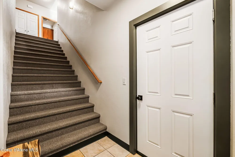 21 Midlake Drive Sagle, ID 83860