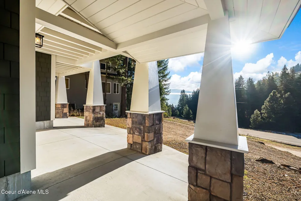 21 Midlake Drive Sagle, ID 83860