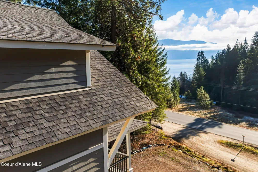 21 Midlake Drive Sagle, ID 83860