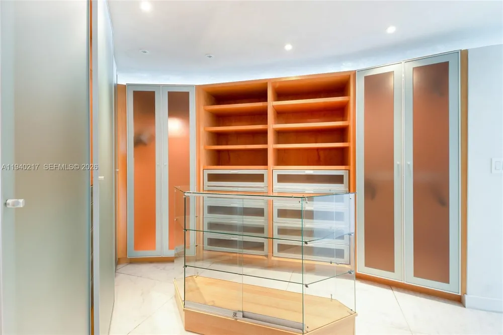 1643 Brickell Ave #2902 Miami, FL 33129