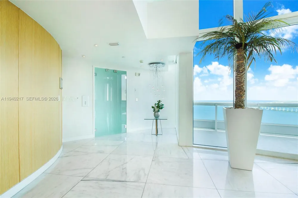 1643 Brickell Ave #2902 Miami, FL 33129