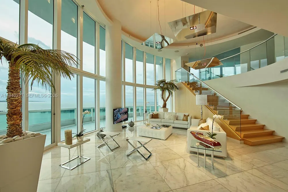 1643 Brickell Ave #2902 Miami, FL 33129
