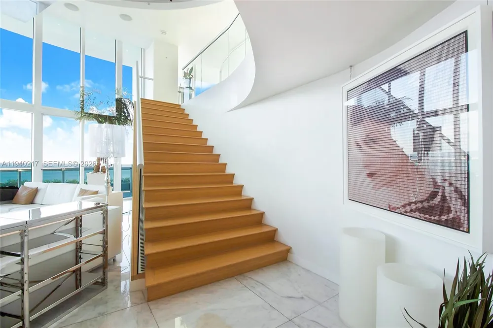 1643 Brickell Ave #2902 Miami, FL 33129