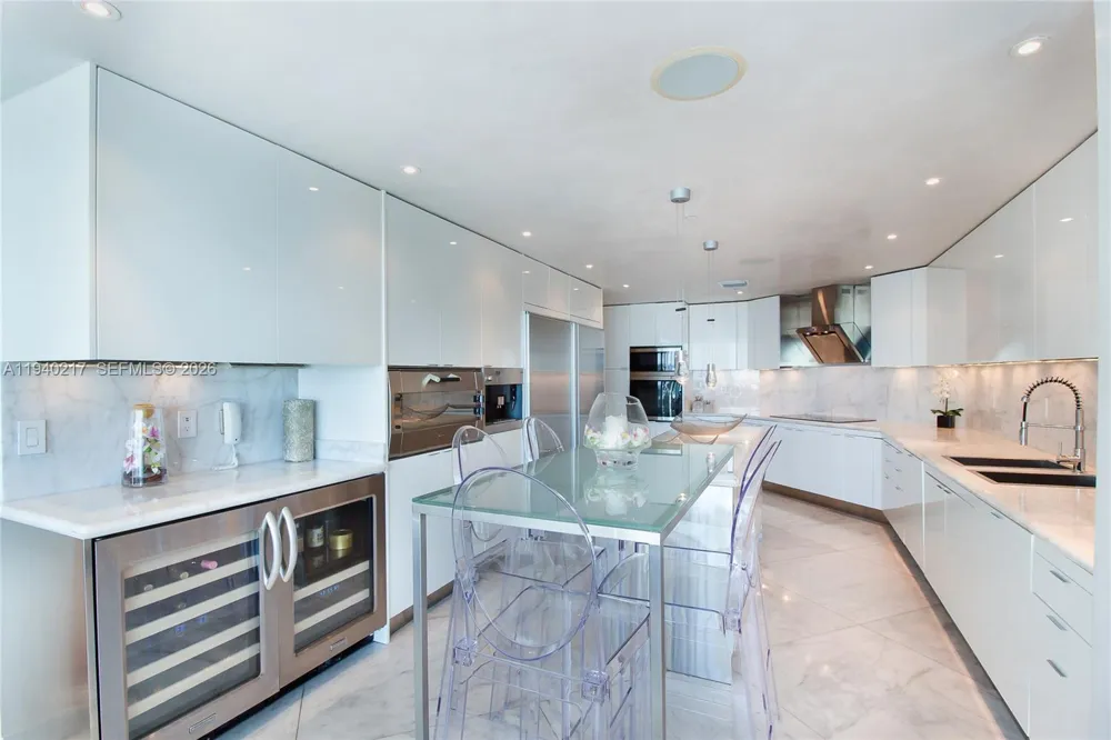 1643 Brickell Ave #2902 Miami, FL 33129