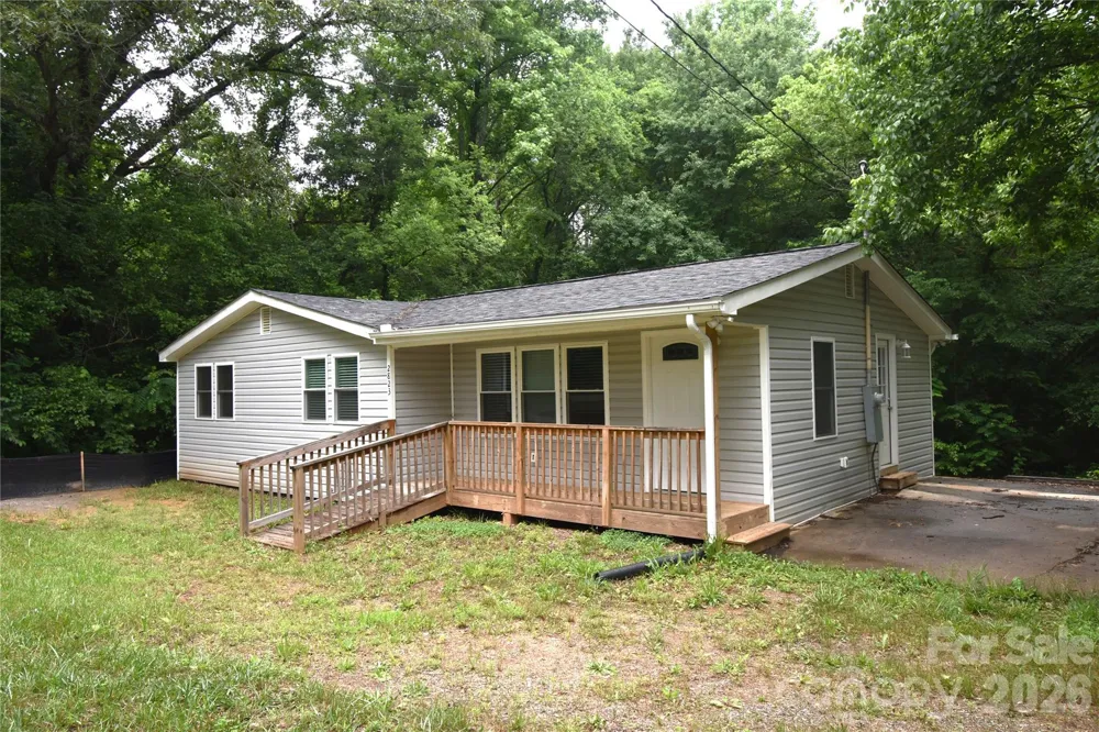 2823 JT Posse Drive Claremont, NC 28610