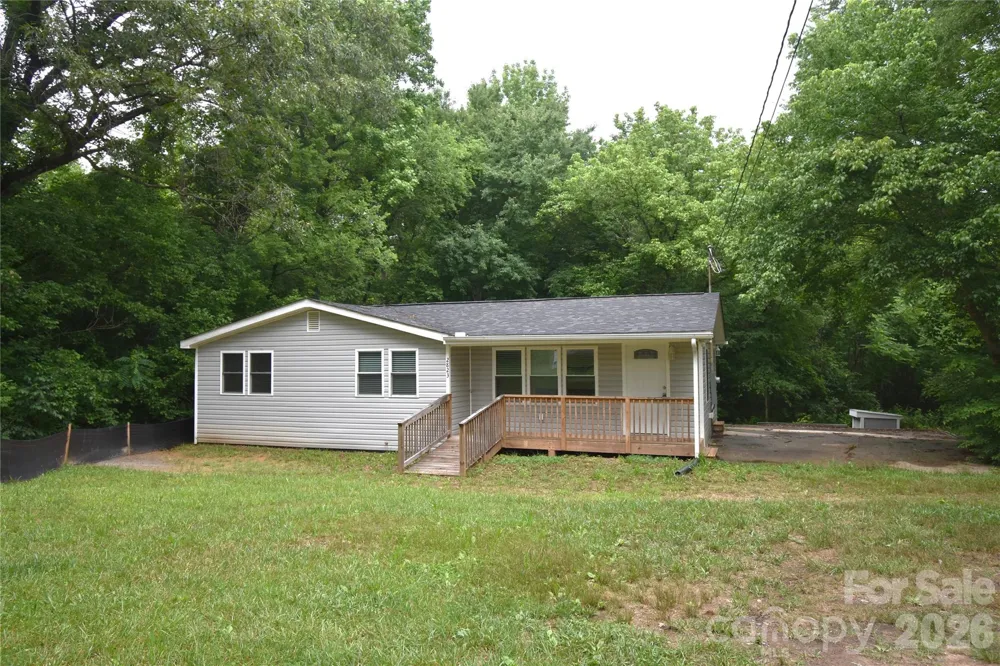 2823 JT Posse Drive Claremont, NC 28610