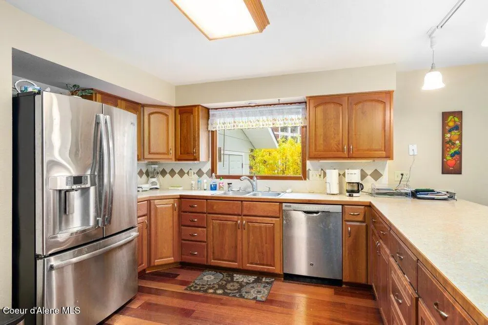 301 Woodland Drive Pinehurst, ID 83850