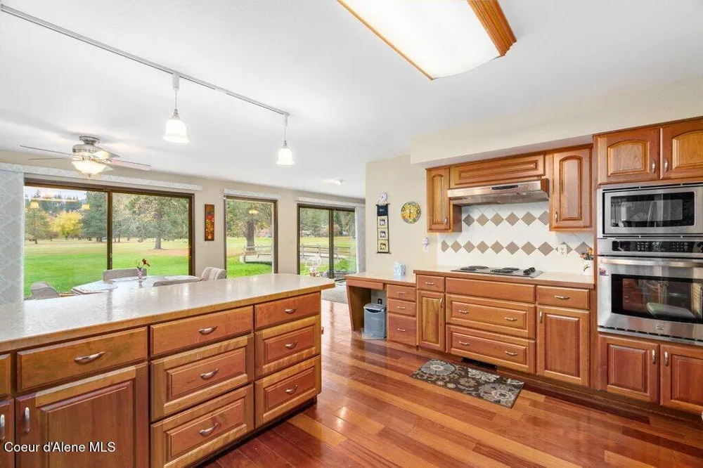 301 Woodland Drive Pinehurst, ID 83850