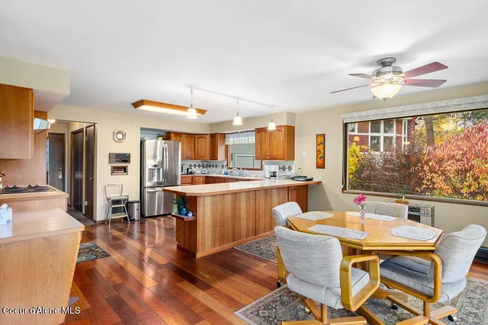 301 Woodland Drive Pinehurst, ID 83850