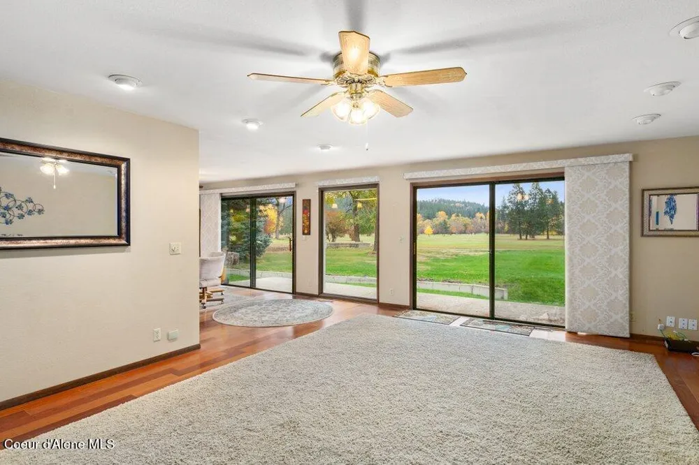 301 Woodland Drive Pinehurst, ID 83850