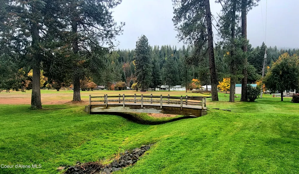 301 Woodland Drive Pinehurst, ID 83850