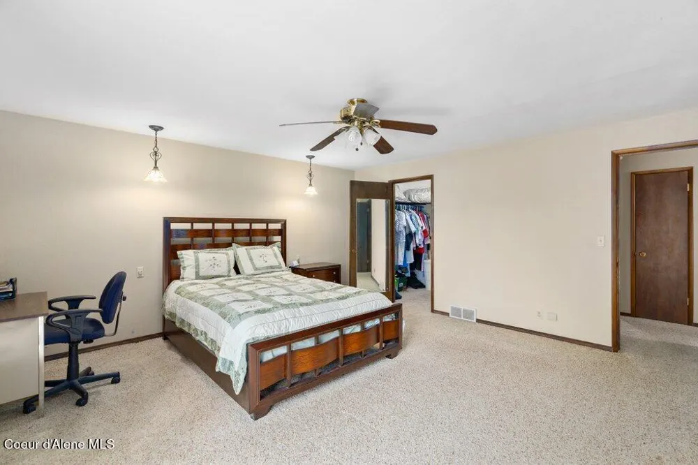 301 Woodland Drive Pinehurst, ID 83850