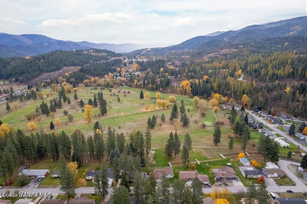 301 Woodland Drive Pinehurst, ID 83850