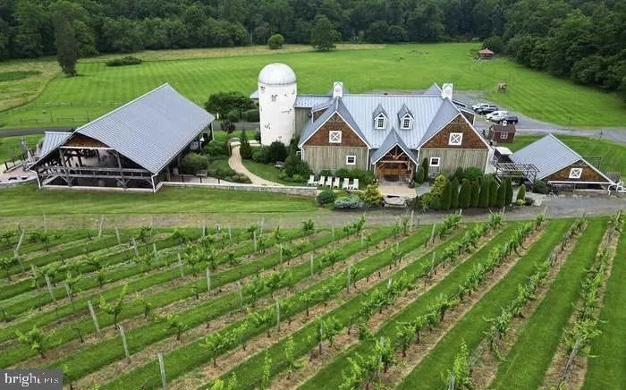 12820 FURNACE MOUNTAIN ROAD Lovettsville, VA 20180