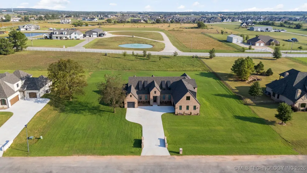 207 W 172nd Street S Mounds, OK 74047