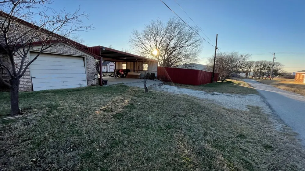 909 Fannin Street Nocona, TX 76255