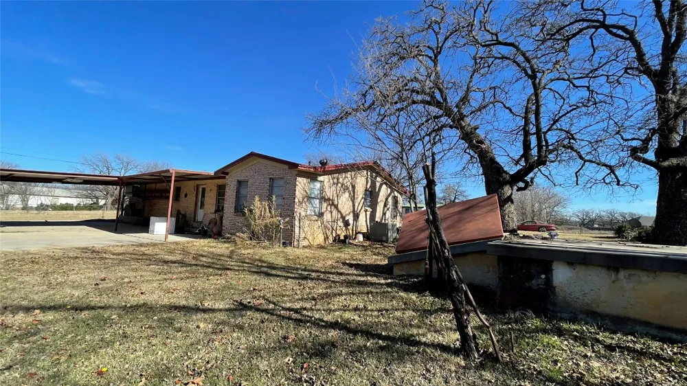 909 Fannin Street Nocona, TX 76255