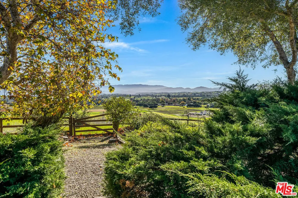 2975 Calle Bonita Santa Ynez, CA 93460