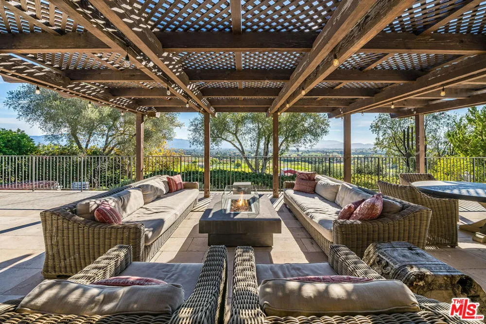 2975 Calle Bonita Santa Ynez, CA 93460