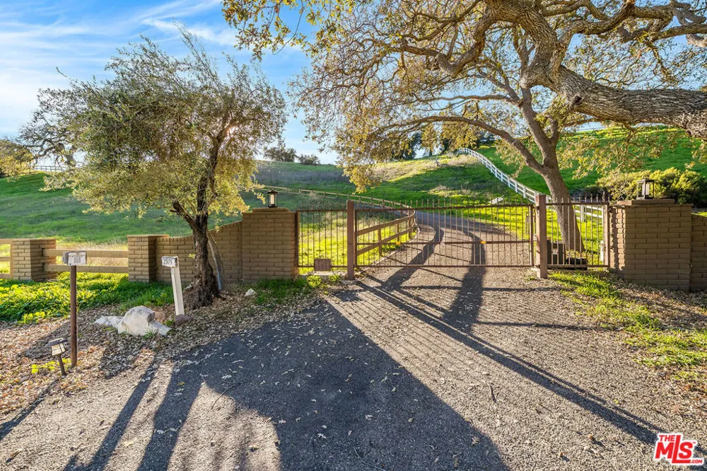 2975 Calle Bonita Santa Ynez, CA 93460
