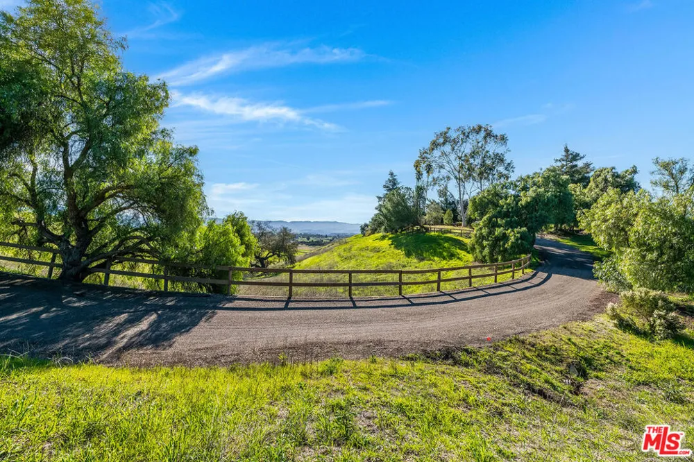 2975 Calle Bonita Santa Ynez, CA 93460