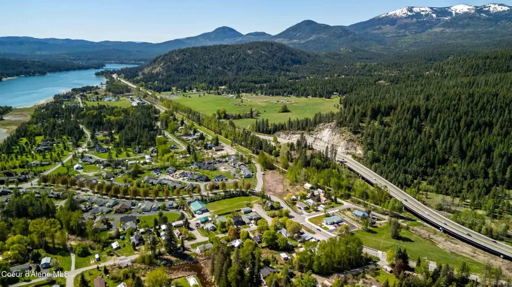 211 4th st Dover, ID 83825