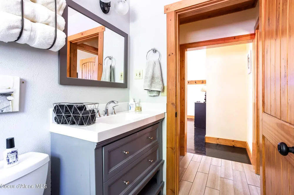 211 4th st Dover, ID 83825