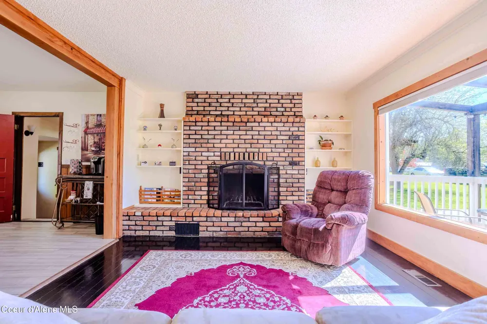 211 4th st Dover, ID 83825