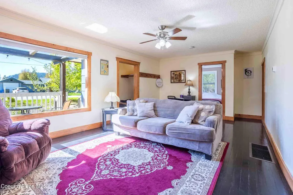 211 4th st Dover, ID 83825