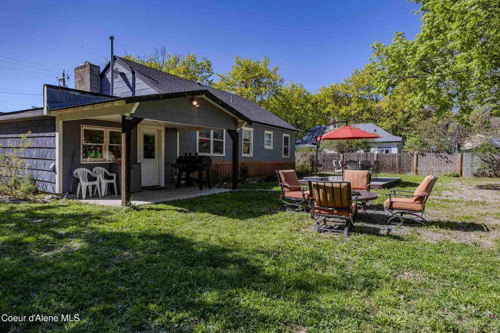 211 4th st Dover, ID 83825