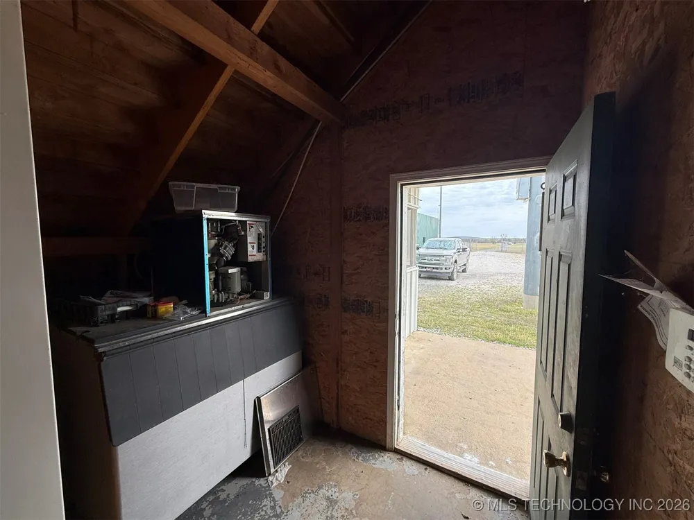 8100 Wainwright Road Oktaha, OK 74450