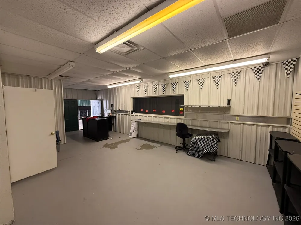 8100 Wainwright Road Oktaha, OK 74450