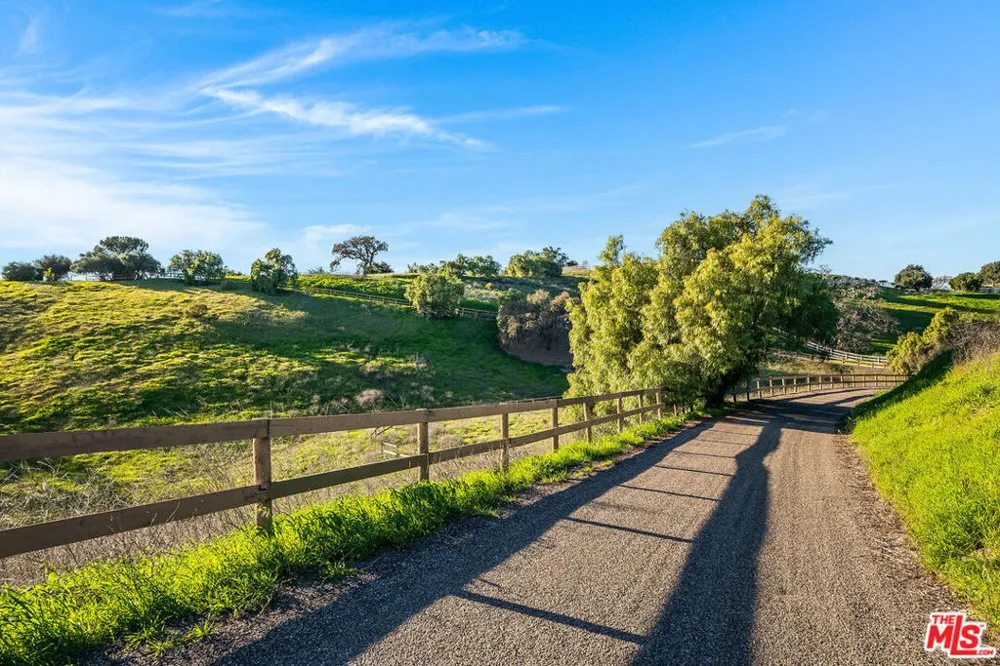 2975 Calle Bonita Santa Ynez, CA 93460