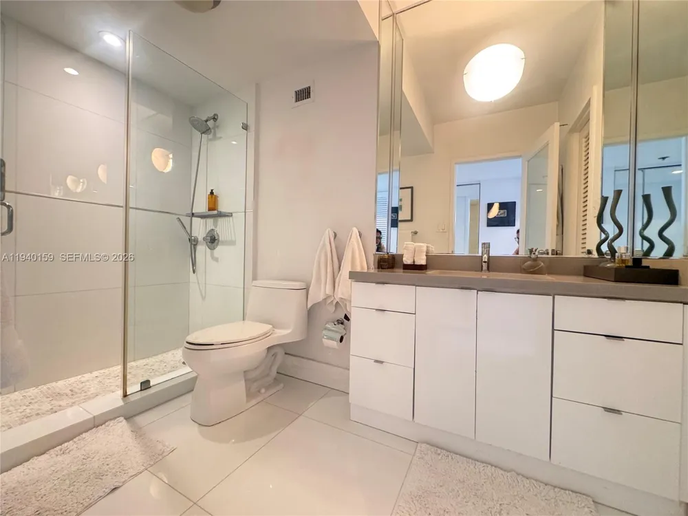 100 Lincoln Rd #1230 Miami Beach, FL 33139
