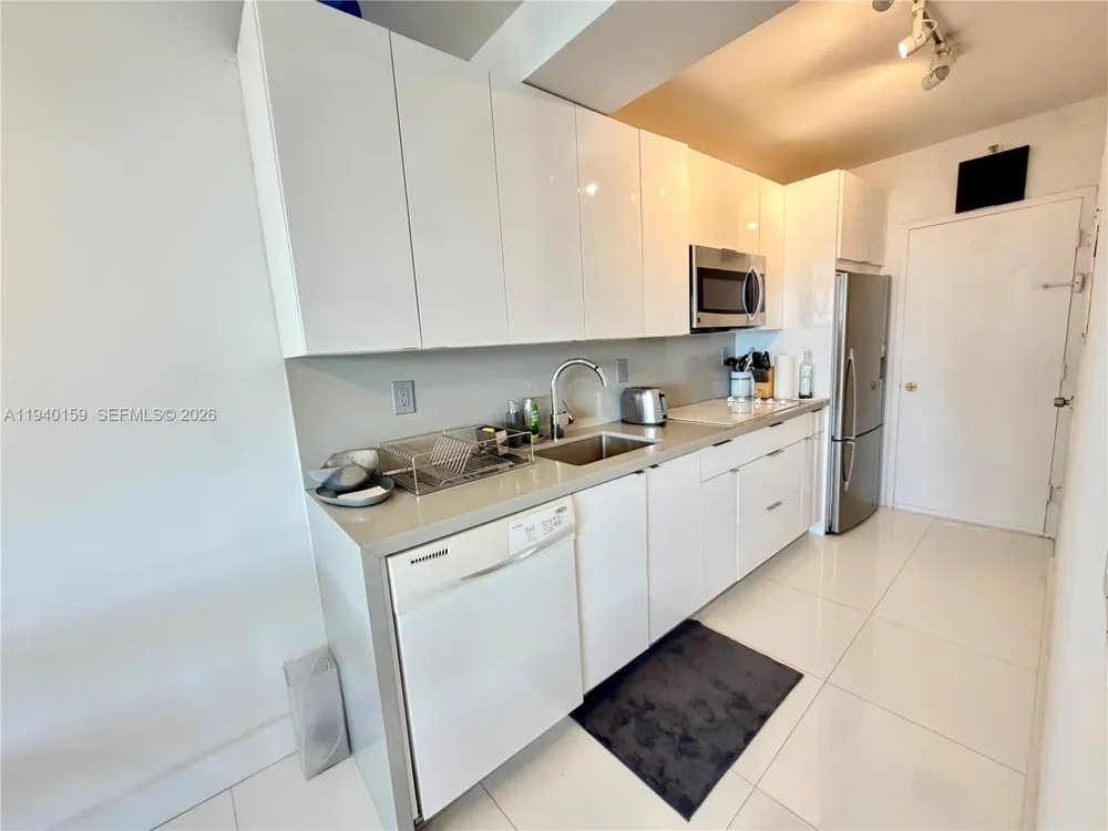 100 Lincoln Rd #1230 Miami Beach, FL 33139