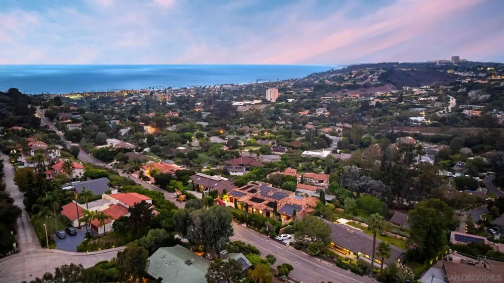 7806 Via Capri La Jolla, CA 92037