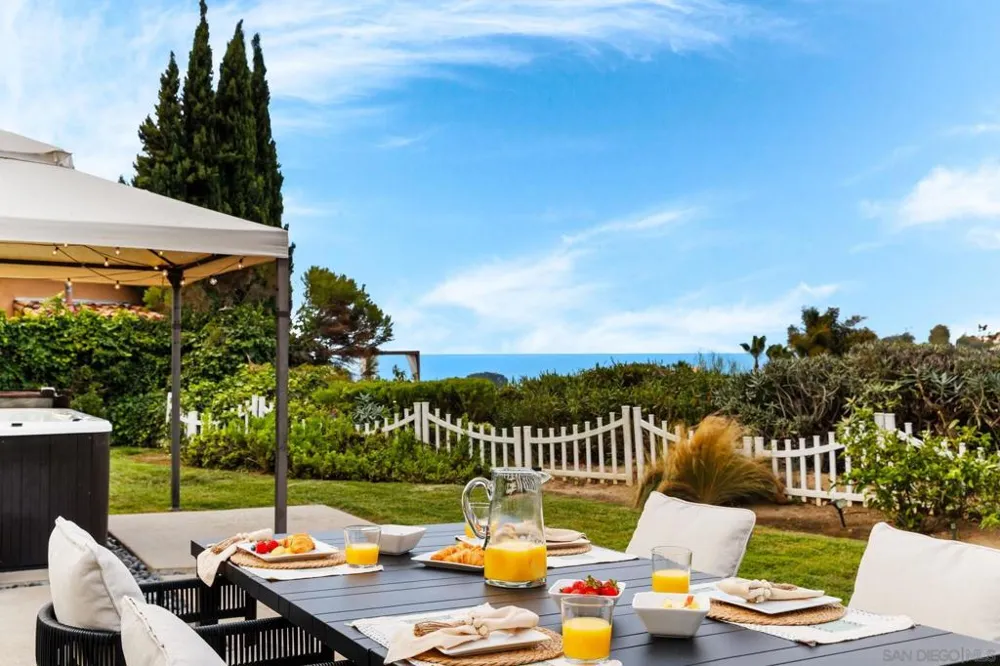 7806 Via Capri La Jolla, CA 92037