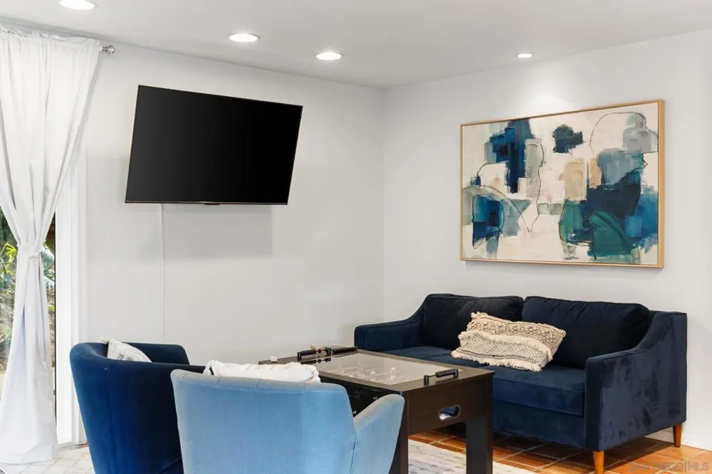 7806 Via Capri La Jolla, CA 92037