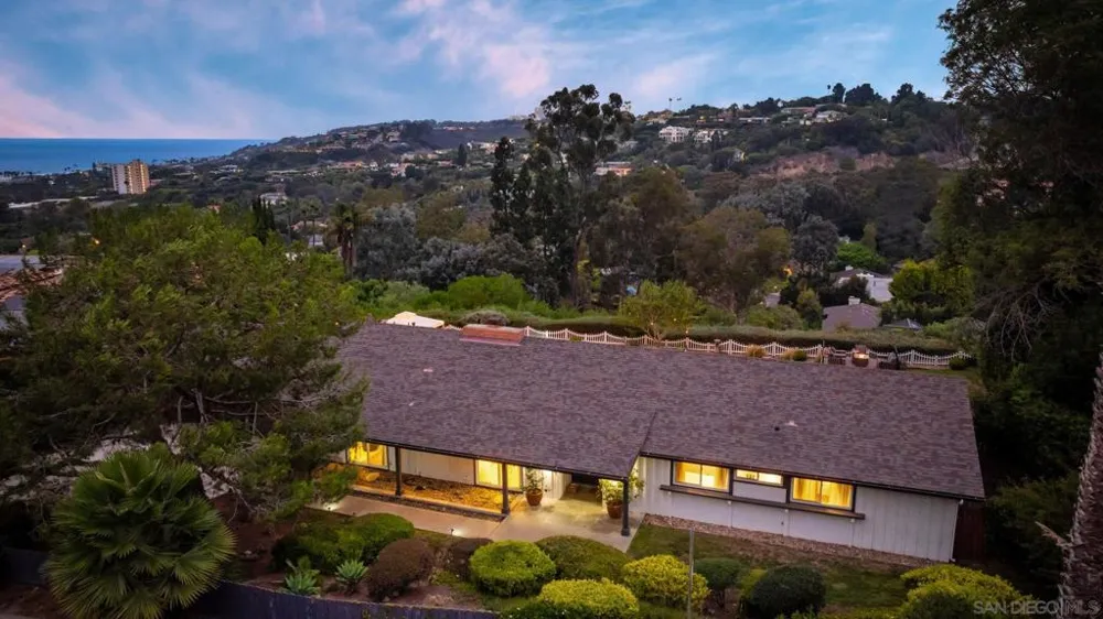 7806 Via Capri La Jolla, CA 92037