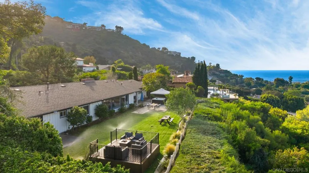 7806 Via Capri La Jolla, CA 92037