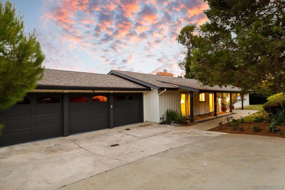 7806 Via Capri La Jolla, CA 92037
