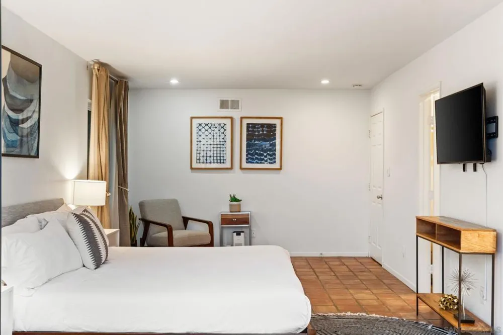 7806 Via Capri La Jolla, CA 92037