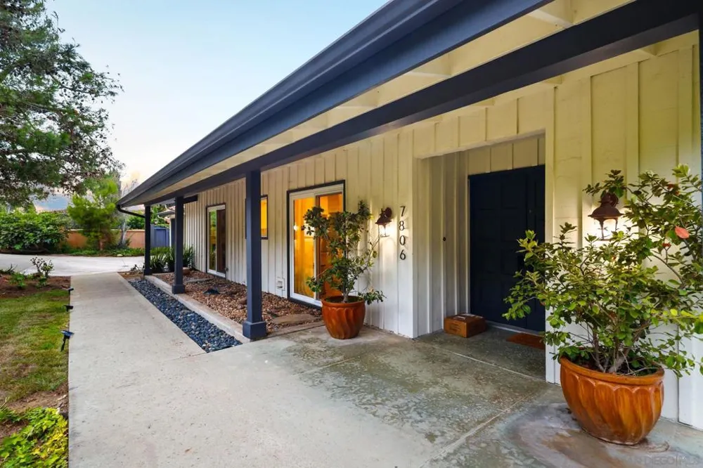 7806 Via Capri La Jolla, CA 92037