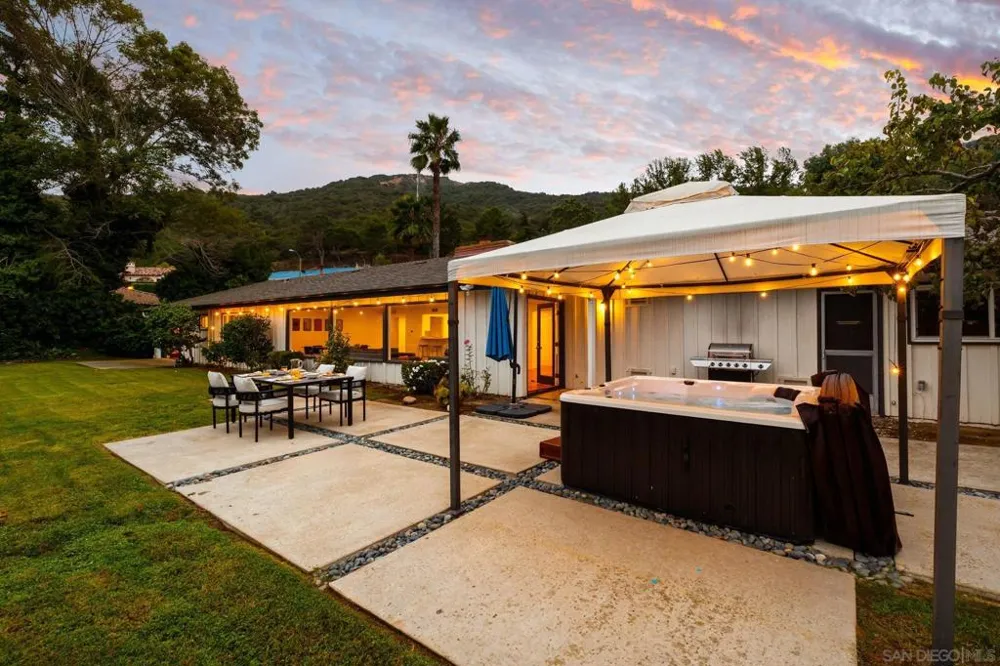 7806 Via Capri La Jolla, CA 92037